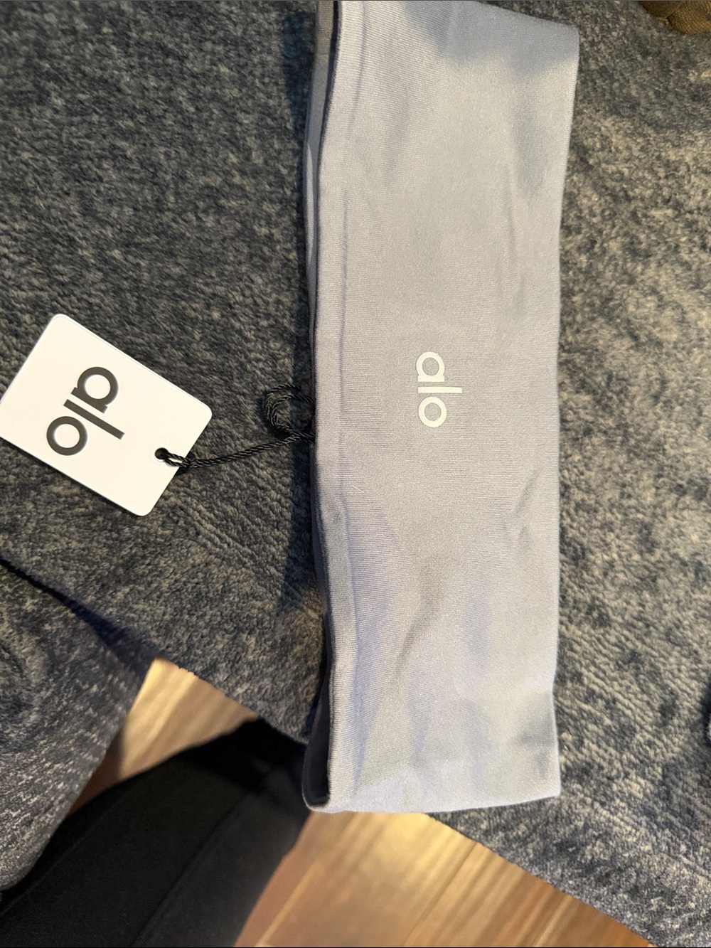 ALO Yoga  Light Gray Headband - Stretchy Soft Active Band